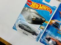HOT WHEELS: A quantity of 5 Hot Wheels models from various series [Location: Sydney] - 2
