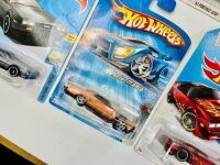HOT WHEELS: A quantity of 5 Hot Wheels models from various series [Location: Sydney] - 3