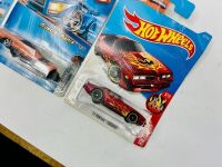 HOT WHEELS: A quantity of 5 Hot Wheels models from various series [Location: Sydney] - 5