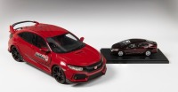 HONDA: A 1:18 scale Honda Civic Type R (Type R Challenge) model, signed to roof by Jenson Button with 1:43 scale Honda FCX Clarity model