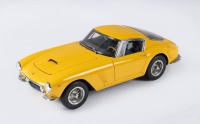 FERRARI 250 GT SWB BERLINETTA: A highly detailed CMC 1:18 scale 1961 Ferrari 250 GT Berlinetta Passo Corto (SWB), item No. M-054, in yellow paintwork, in original box [Location: Melbourne] - 2