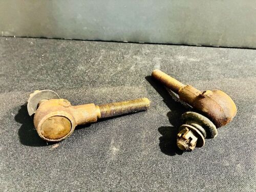 CHEVROLET: Two pairs of Chorley tie rod ends (SE. 172), believed to suit Chevrolet models between 1949-1953. [Location: Sydney]