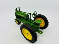 JOHN DEER: Three 1:16 scale John Deer models by Ertl including the Model E Stationary Hit-and-Miss Engine, the 1933 Model A and the Model 80 [Location: Sydney] - 8
