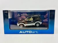 MITSUBISHI: A 1:43 scale model by Autoart of the Mitsubishi Pajero SWB, complete with original packaging [Location: Sydney] - 7