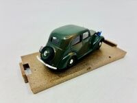 FIAT: Two models of different scales including a 1:43 scale Fiat 508 Berlina by Brumm and a 1:76 scale Austin A90 Atlantic by Oxford [Location: Sydney] - 7