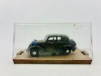 FIAT: Two models of different scales including a 1:43 scale Fiat 508 Berlina by Brumm and a 1:76 scale Austin A90 Atlantic by Oxford [Location: Sydney] - 8