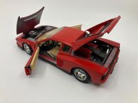 FERRARI: A group of three models including a 348 ts by Maisto, Testarossa and F40 by Burago - 6