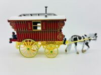 MATCHBOX YESTERYEAR: A Matchbox Models of Yesteryear 'Horse Drawn Carriages' series 1:43 scale model of the 1900 Gypsy Caravan (YSH1), complete with original packaging [Location: Sydney] - 2