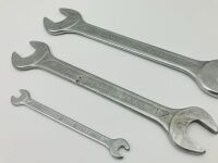 FERRARI 275: An incomplete 275 GTB/4 tool kit in reproduction vinyl tool roll, missing various tools and jack with some associated tools - 20