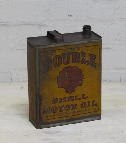 SHELL: A Shell Motor Oil one imperial gallon 'Double Shell Motor Oil' can, 27cm high.