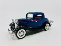 ICONIC CARS: Three models of various scales including a 1:24 scale 1953 Corvette by Franklin Mint, a 1:30 scale model of the 1932 Ford 3 Window by Superior and a 1:76 scale model of the Austin Healey MKIII by Oxford. [Location: Sydney] - 5