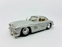 MERCEDES-BENZ: Two 1:24 scale models by CB Car of the Mercedes-Benz 300SL. [Location: Sydney] - 5