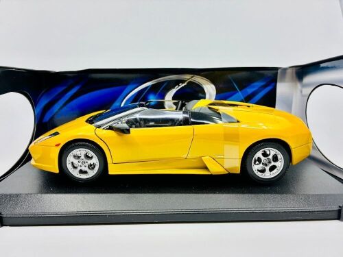 362 · LAMBORGHINI: A 1:18 scale model by Maisto of the Lamborghini Murcielago Roadster, complete with original packaging. [Location: Sydney]