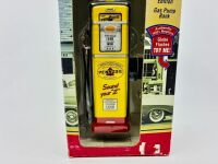 PENNZOIL: A 1:18 diecast replica of a Wayne Pennzoil Gas Pump by Crown Premiums Vees Collectibles [Location: Sydney] - 3