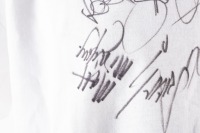 AUSTRALIAN MOTOGP: A signed T-Shirt promoting the 1998 Australian MotoGP, signed by various riders including Valentino Rossi among others - 4