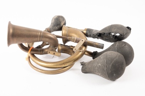 HORNS: A group of four early brass horns of various sizes, all need new bulbs