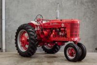 1952 FARMALL SUPER MD TRACTOR