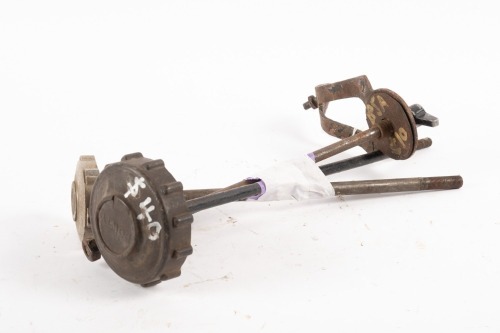 STEERING RODS: Three steering damper rods / knobs