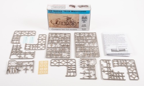 INDIAN: A Mirror Models 1:35 scale US Indian 741B motorcycle model kit in box, appears complete with instructions