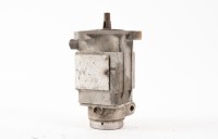 BT-H MAGNETO: A BT-H single flange mount magneto, manual advance type KC1-L4, suit Velocette, incomplete, turns - 3