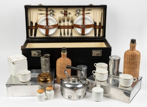 ◆ 60s SIRRAM ビンテージ ピクニック ティー セット イギリス ◆ PICNIC SET: A Sirram (England) Edwardian period picnic set, case