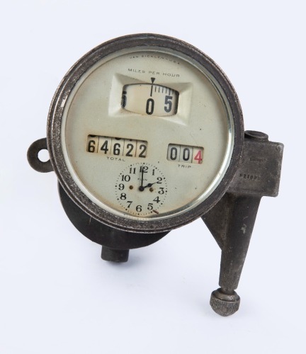 VAN SICKLEN: A circa early 1920s Van Sicklen speedometer gauge with Elgin clock to lower centre, believed to have been used on Cadillac & Buick, lens diameter 8cm