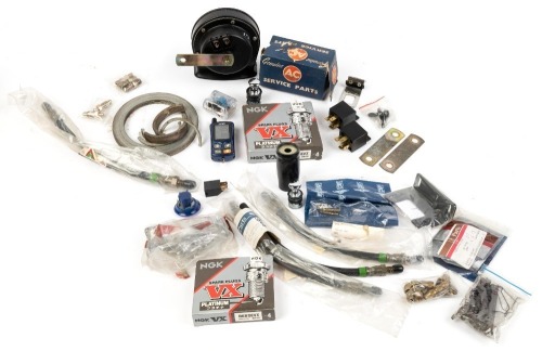 BENTLEY: Two small boxes of mostly NOS parts to suit Bentley Turbo S model