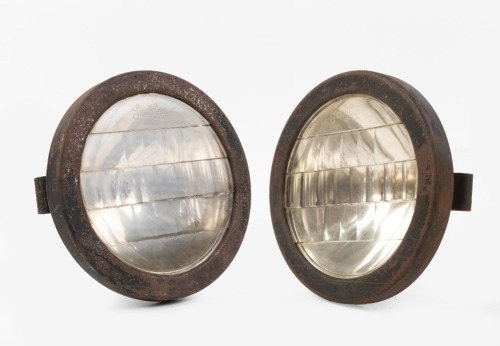 HEADLAMPS: A stirrup headlamp pair with 'Smithlens' lenses, lens width 20cm, believed to suit circa 1915 Overland model