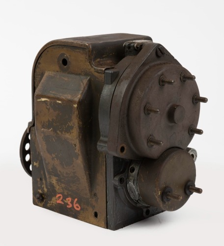 MAGNETO: A circa late 1910s Splitdorf (USA) Aero six cylinder magneto, model 649