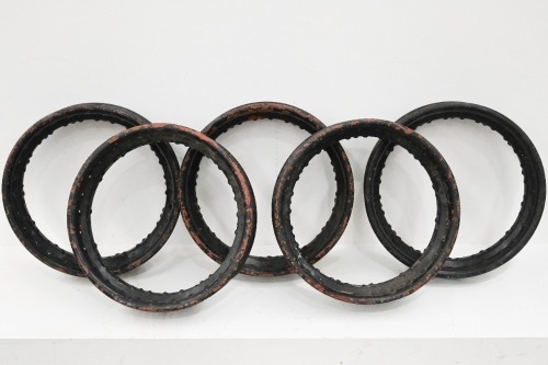DELAGE: Five Delage wire wheel rims, 50cm diameter, 8cm wide, no spokes