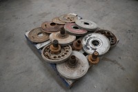 LANCIA: A group of numerous Lancia Lambda seven series hubs, brake drums & backing plates - 3