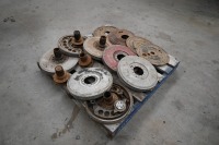 LANCIA: A group of numerous Lancia Lambda seven series hubs, brake drums & backing plates - 4