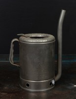 SWINGSPOUT: A vintage Swingspout one gallon oil can - 2