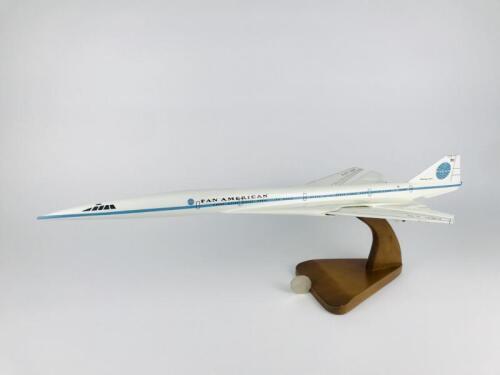 PAN AM BOEING 2707: A 61cm long supersonic prototype, wooden model, never in production.