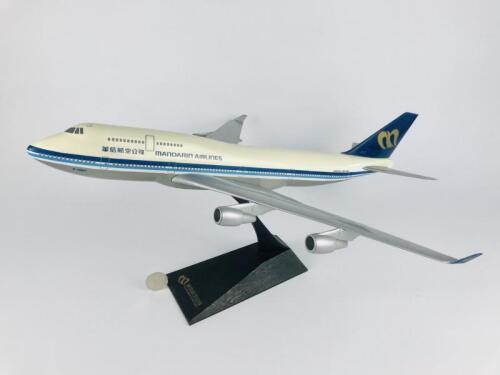 MANDARIN AIRLINES: A 1:130 scale (53cm long) Boeing 747-400 plastic model, registration 'B-16801'.