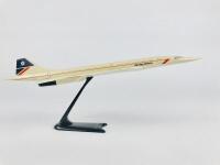 CONCORDE: A 1:250 scale (25cm long) British Airways plastic model with new livery. - 2