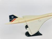 CONCORDE: A 1:250 scale (25cm long) British Airways plastic model with new livery. - 3