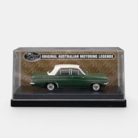 HD HOLDEN: A Trax 1:43 scale Holden HD special sedan model, finished in white over dark green paintwork, model number TR56B