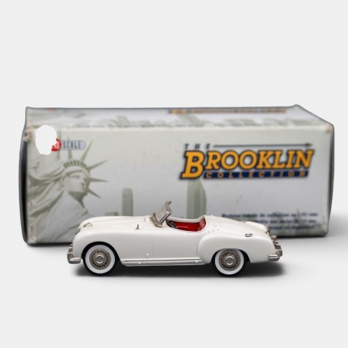 NASH - HEALEY: A 1:43 scale Brooklin collection 1953 Nash - Healey roadster model, a white metal model finished in white paintwork, model number BRK 125, made in England