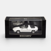 LAMBORGHINI: A 1:43 scale Minichamps 1976 Lamborghini silhouette model, finished in bianco polo park white paintwork, limited edition 5040 pieces, model number 400 103620