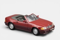 MERCEDES BENZ: A 1:18 scale Maisto 1989 Mercedes Benz 500 SL convertible model, model is loose with no box - 2