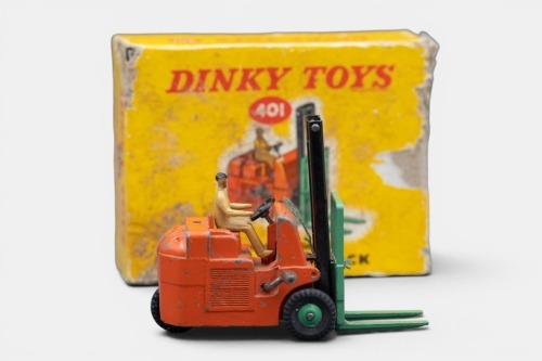 DINKY TOYS: A c1954 Dinky Toys (Meccano) Coventry Climax Fork Lift Truck, model No.401 in original box