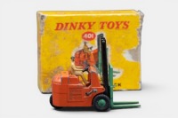 DINKY TOYS: A c1954 Dinky Toys (Meccano) Coventry Climax Fork Lift Truck, model No.401 in original box