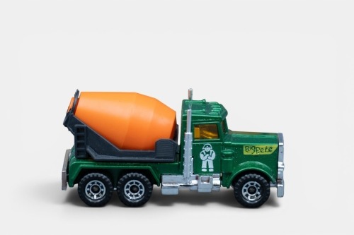 MATCHBOX: A c1981 Matchbox 75 Series 1:80 scale Peterbilt Cement Truck (MB19) in original Box