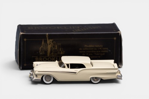 FORD: A Brooklin Models 1:43 scale 1957 Ford Fairlane Skyliner (BRK 35) in ivory paintwork in original box
