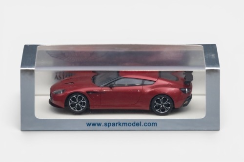 414 · ASTON MARTIN: A Spark 1:43 scale Aston Martin AM V12 Zagato (S2406) in dark red paintwork in original box