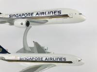 SINGAPORE AIRLINES AIRBUS A380: 2 Models (longest 38cm): A 1:200 scale plastic model, and A 1:500 scale metal model on stand - 3