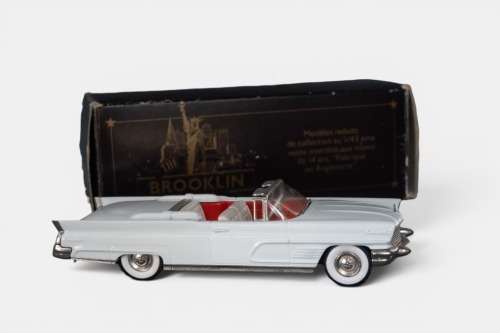 LINCOLN: A 1:43 scale Brooklin collection 1960 Lincoln Continental Mk V convertible model, a white metal model finished in white paintwork, model number BRK 57, made in England