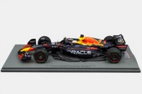 RED BULL RB18: A Spark 1:18 scale 2022 Oracle Red Bull Racing RB18, car number 1, winner 2022 Japanese grand prix, driver Max Verstappen, formula 1 drivers championship model, model number 18S774, in original box - 2