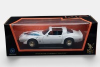 PONTIAC: A 1:18 scale 1979 Pontiac Firebird Trans Am model, made by Road Signature models, model number 92378